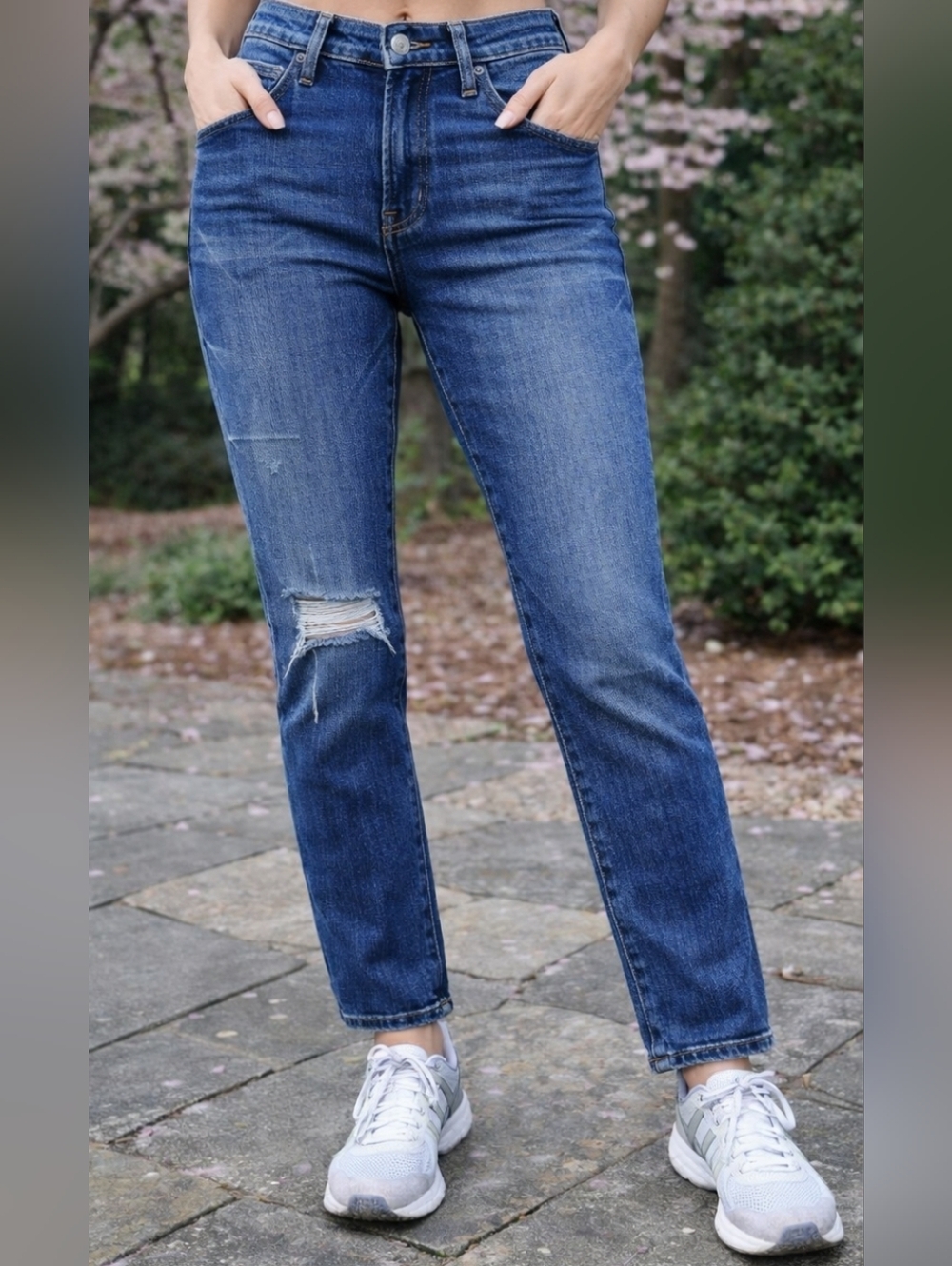 Kut From The Kloth Reese Ankle Jeans Size 6 Straight Leg Distressed Medium Wash